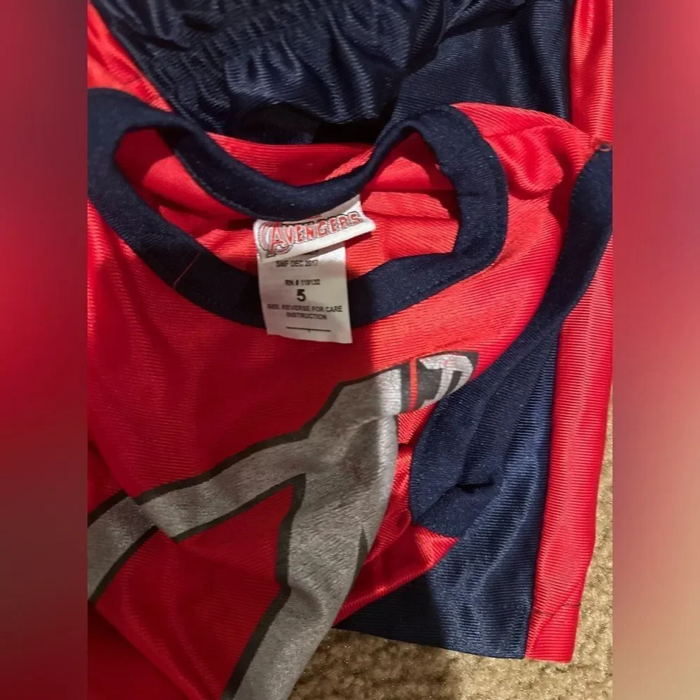 Marvel Avengers 2 Piece Outfit (Shorts & Tank-Top) Size 5